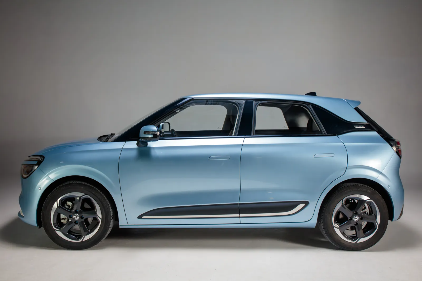 BOX 01 EV side profile