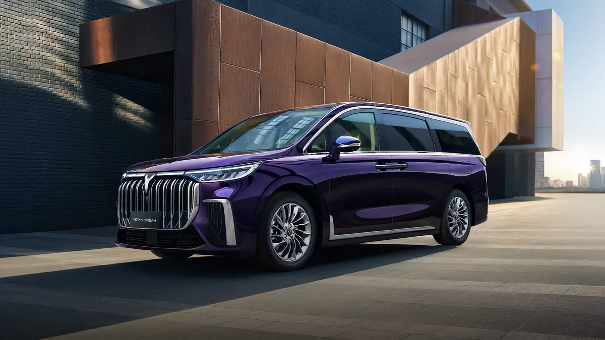 Voyah Dream profile view