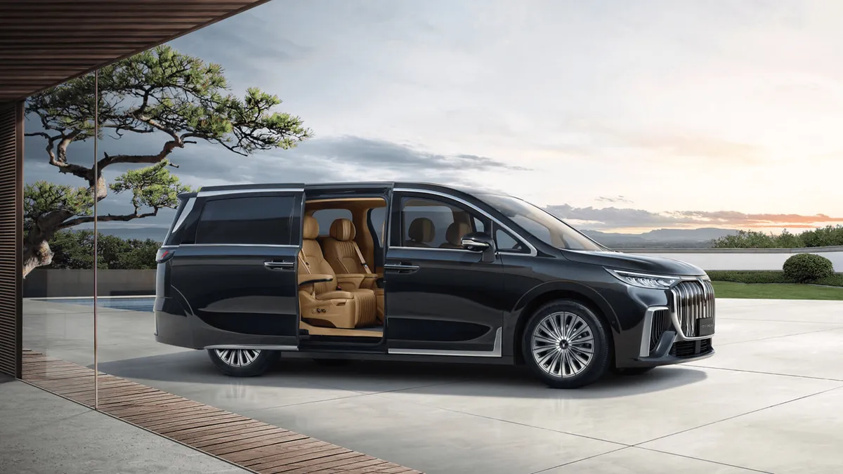 Voyah Dream exterior detail