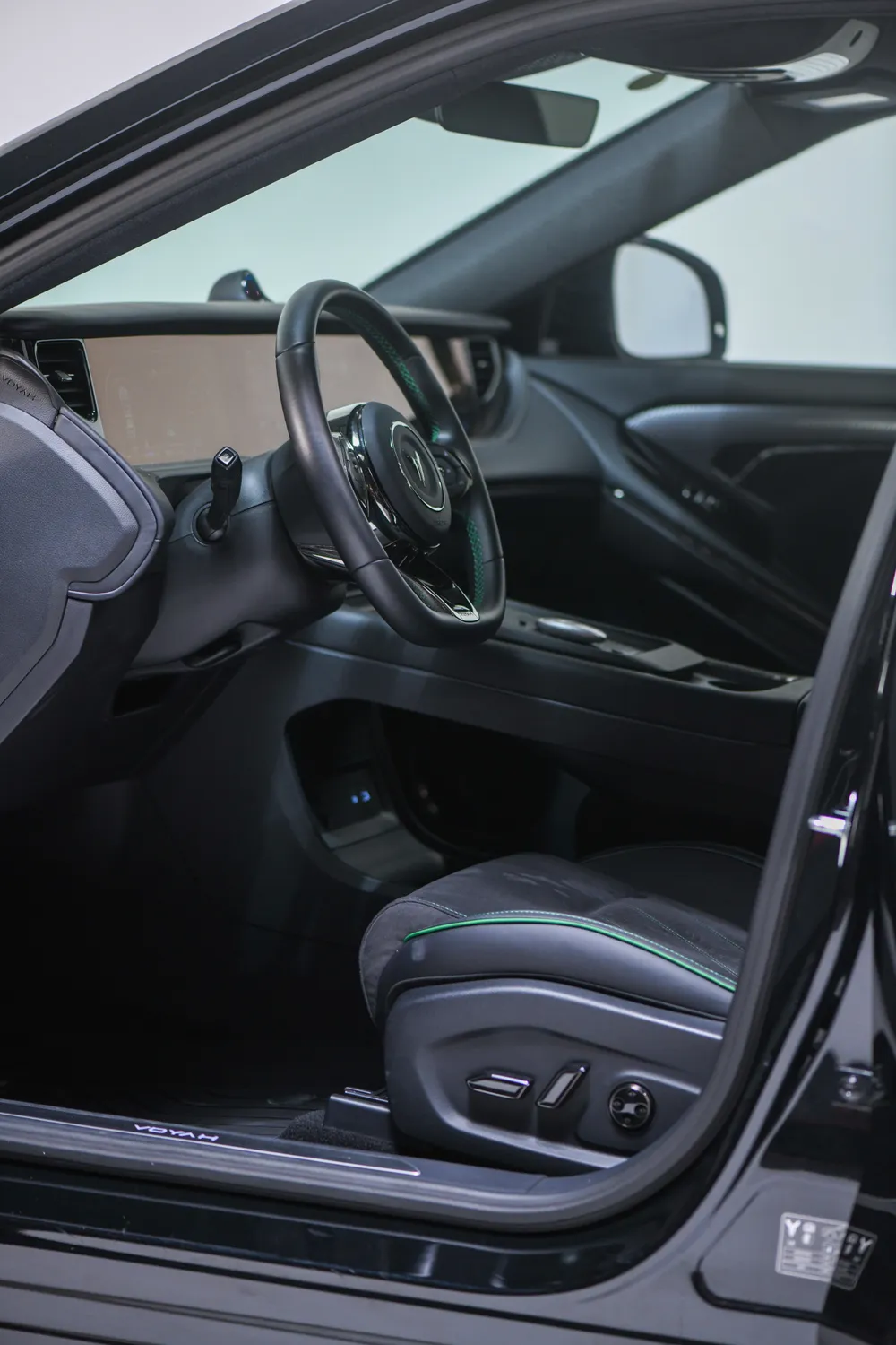 Voyah Free driver seat and cabin
