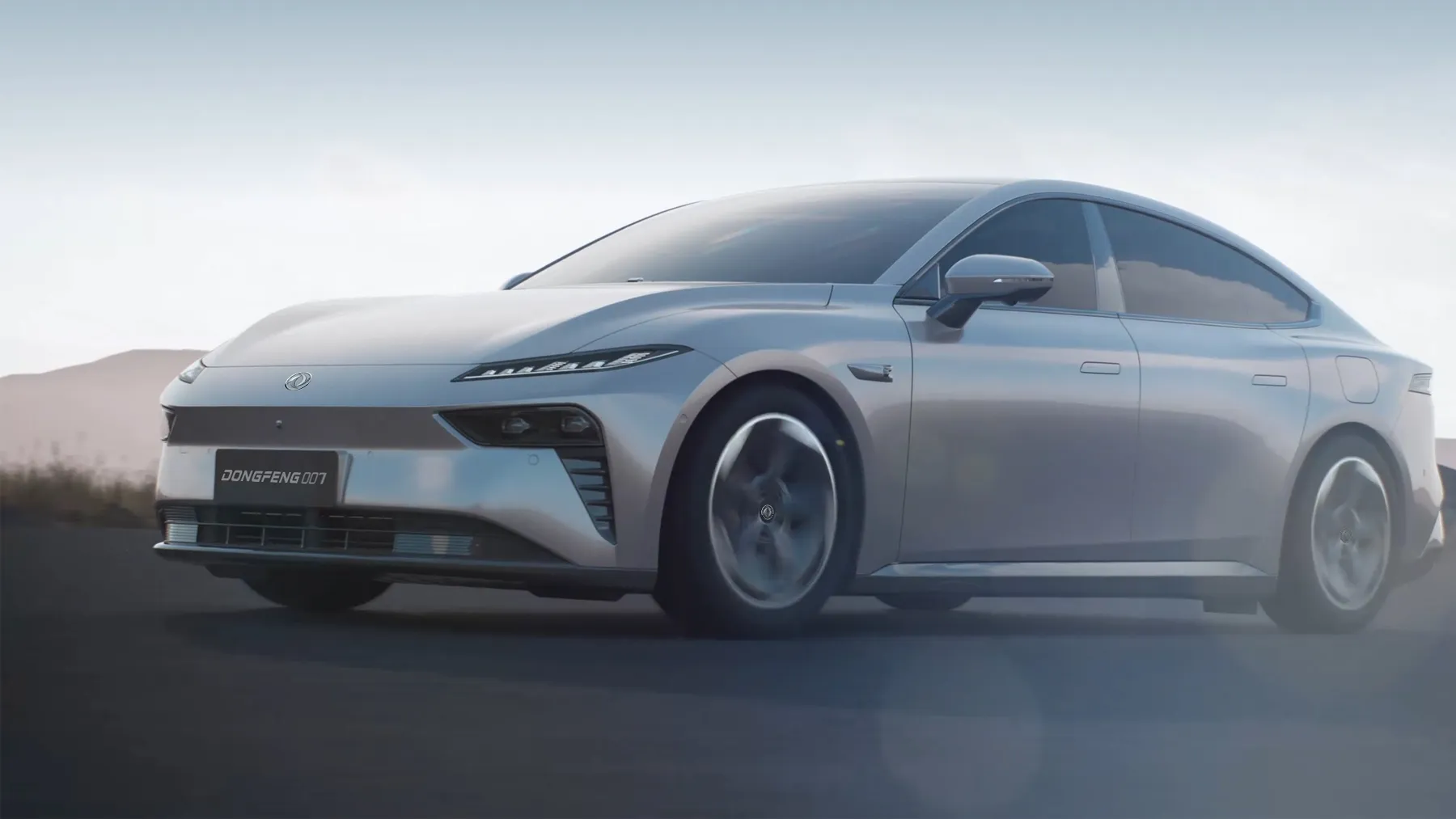 Eπ 007 PHEV front view